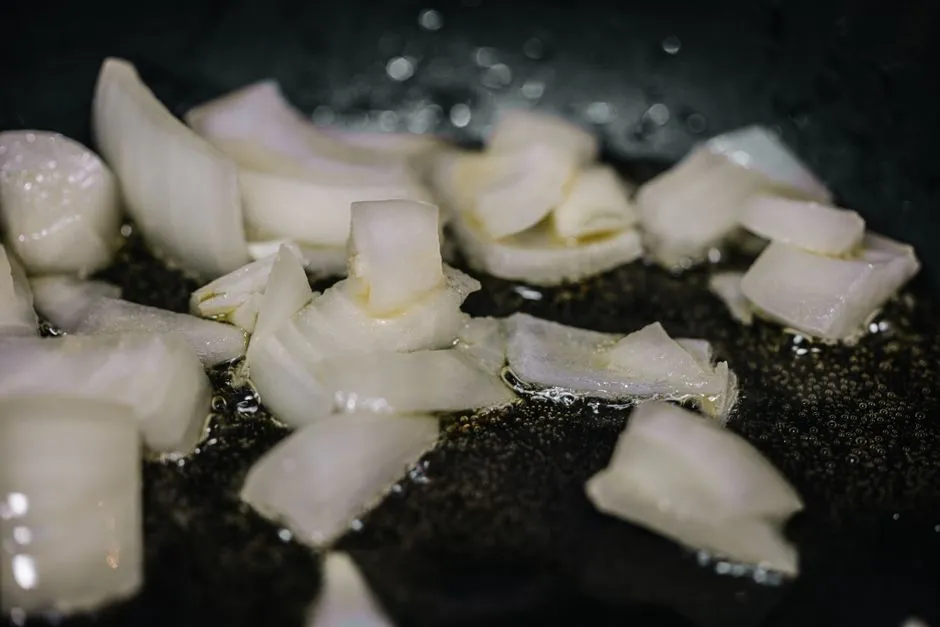 How to Poach Chicken Breast: Gentle Heat, Juicy Meat